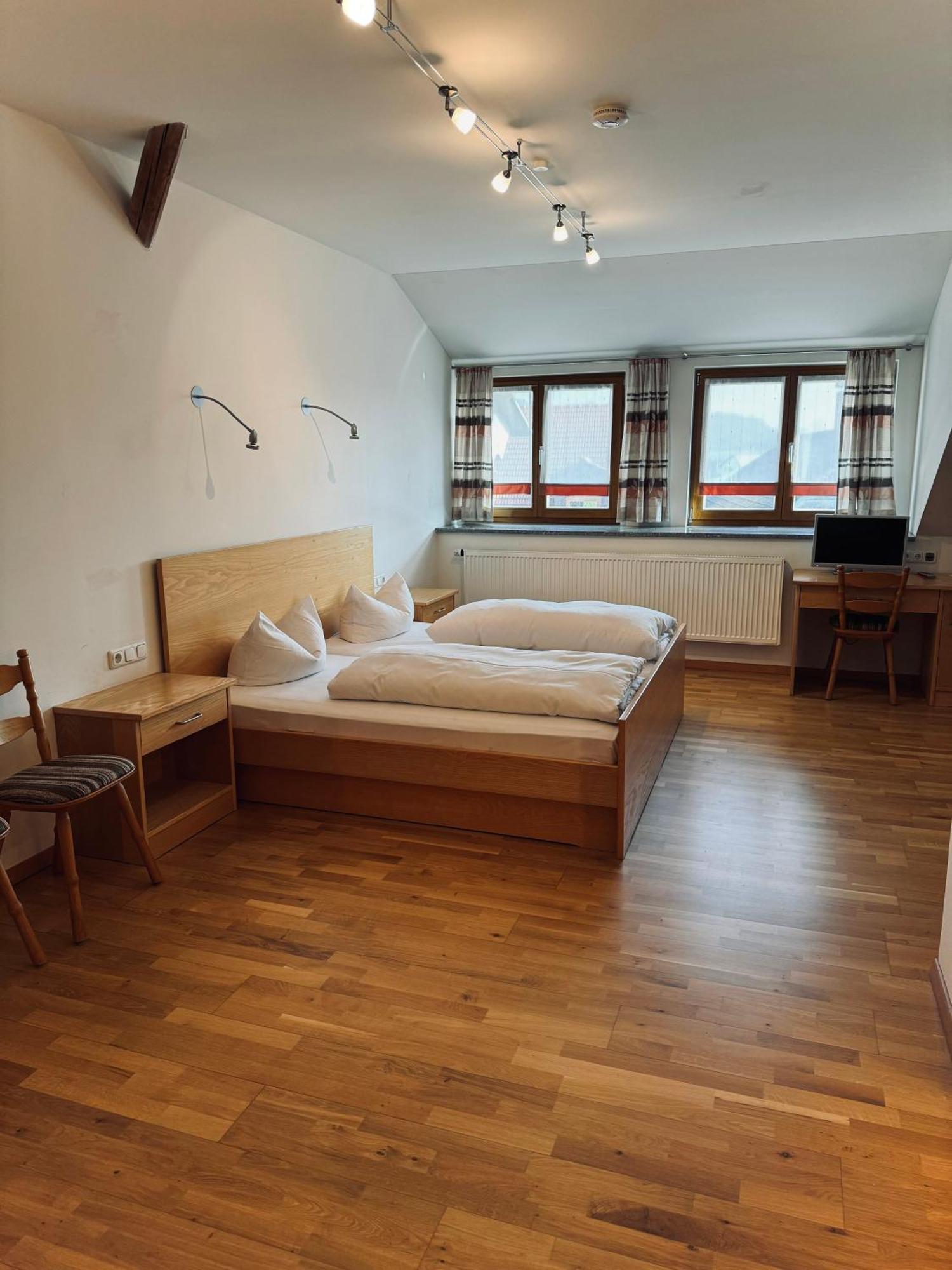 Landgasthof Hotel Zwickl Deggendorf Exterior photo